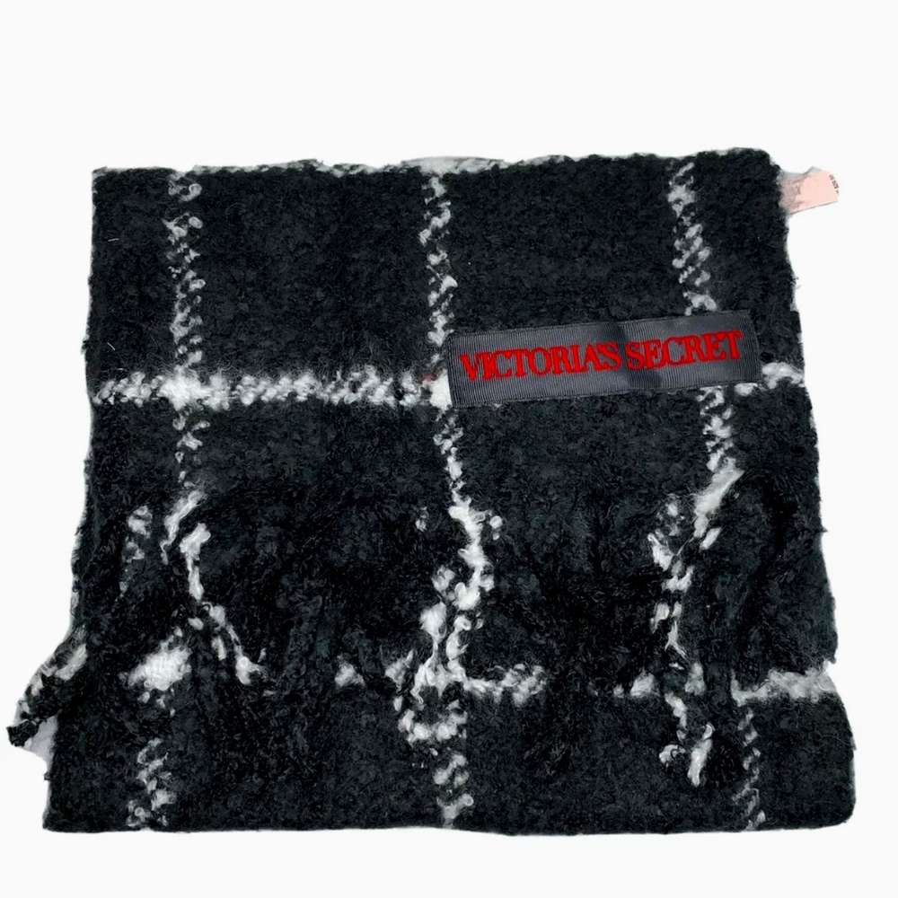 VICTORIA'S SECRET WINTER ANGEL PLUSH PLAID SCARF